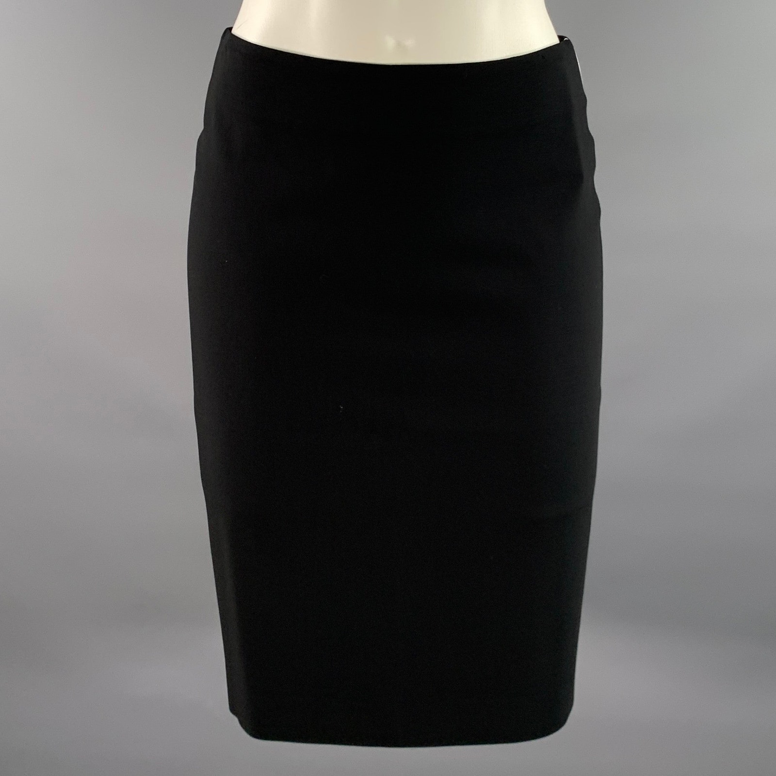 Giorgio Armani Size 2 Black Wool Pencil Knee-Length Skirt
